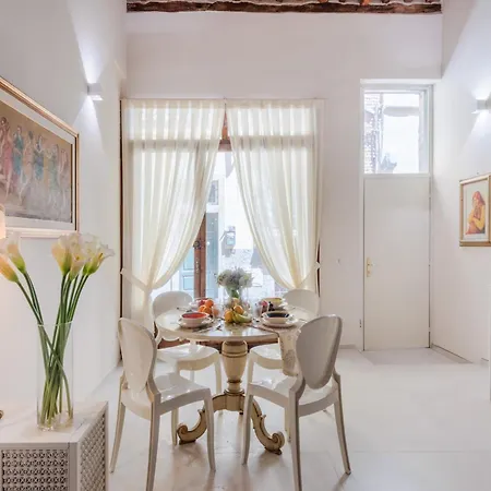 Apartment In Lucca Near San Michele Square Lucca