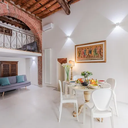 Apartment In Lucca Near San Michele Square Appartamento